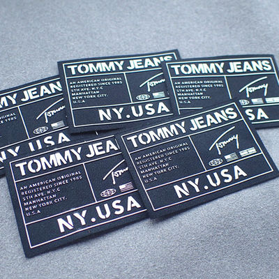 Raised White Logo Taffeta OEKO Custom Neck Labels Silk Printing Silicon