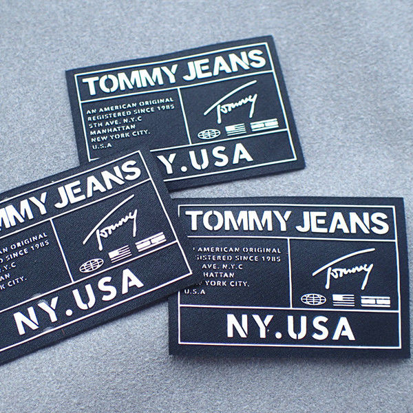 Raised White Logo Taffeta OEKO Custom Neck Labels Silk Printing Silicon