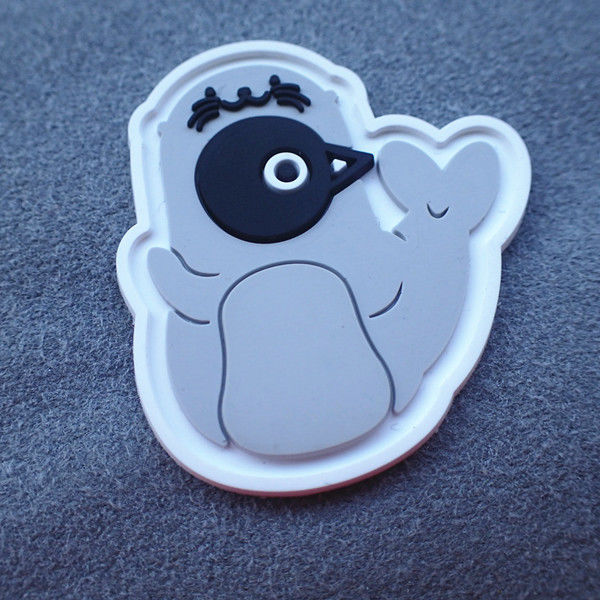 silicon clothing labels Durable Embossed Rohs Silicone Clothing Labels